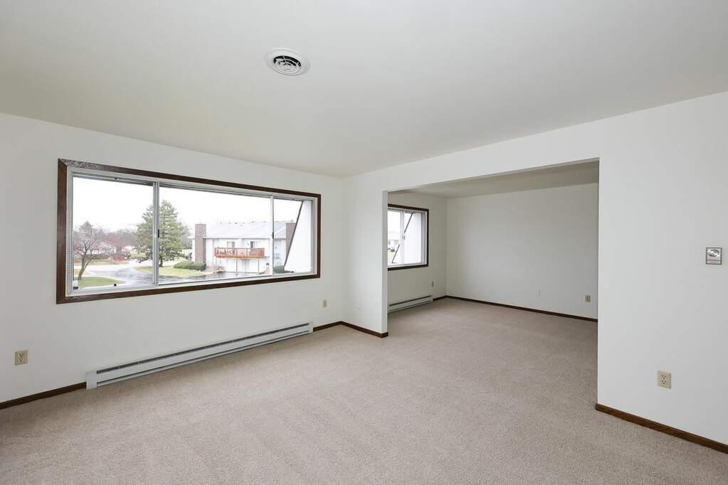 10323 W Whitnall Edge Dr 203, Franklin, WI 53132 MLS 1860721