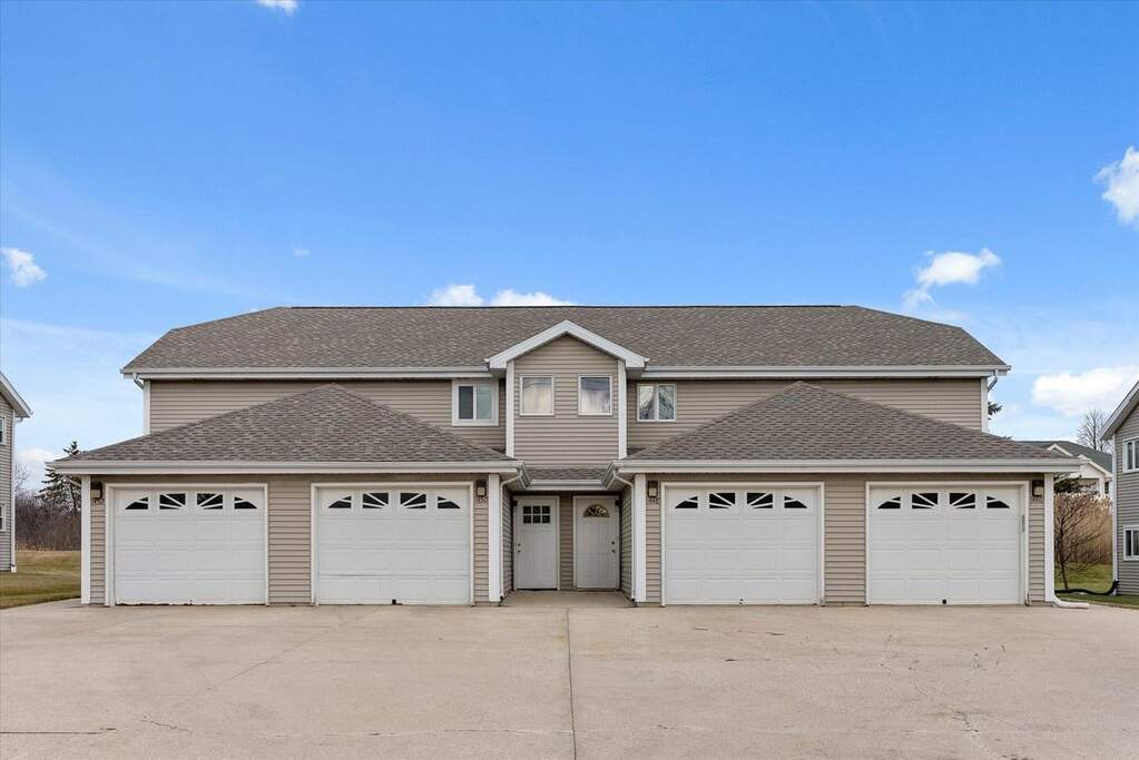 1446 W 2nd Ave, Port Washington, WI 53074 MLS 1861230 properties