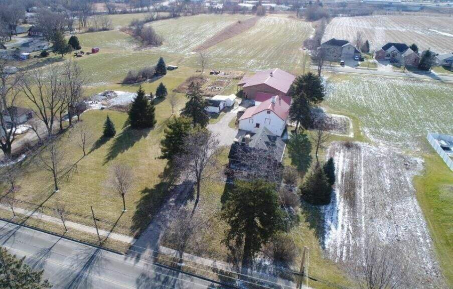 1055 W Walworth Ave, Whitewater, WI 53190 MLS 1861522 properties