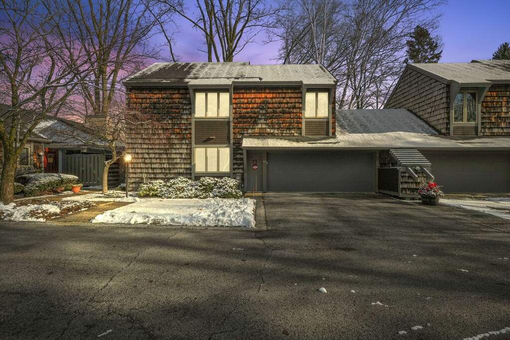 97 Woodfield Ct, Wind Point, WI 53402 MLS 1861895 properties SE