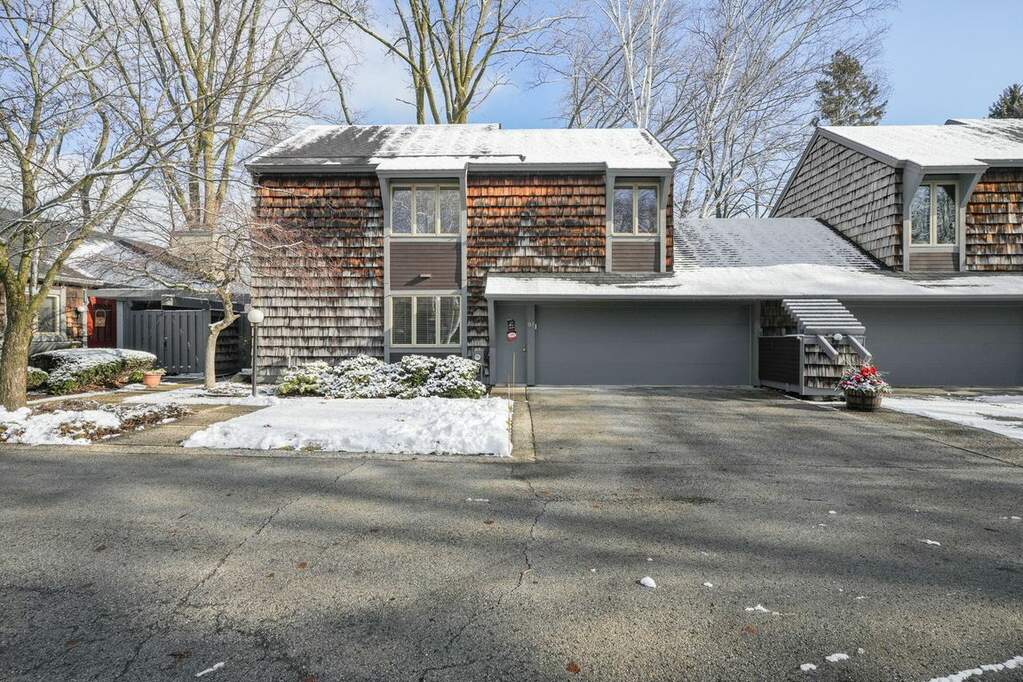 97 Woodfield Ct, Wind Point, WI 53402 MLS 1861895 properties SE