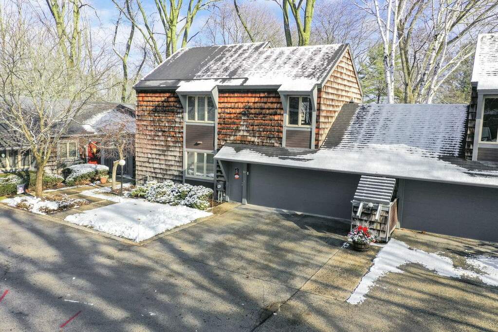 97 Woodfield Ct, Wind Point, WI 53402 MLS 1861895 properties SE