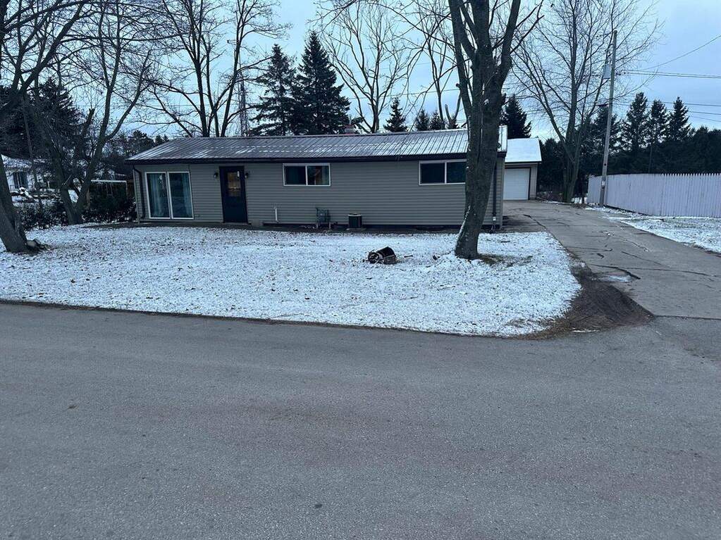 630 Ranchview Ct, Mishicot, WI 54228 MLS 1862089 properties SE