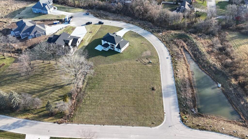 Lt1 Upland Ridge Ct, New Berlin, WI 53151 MLS 1862466 properties