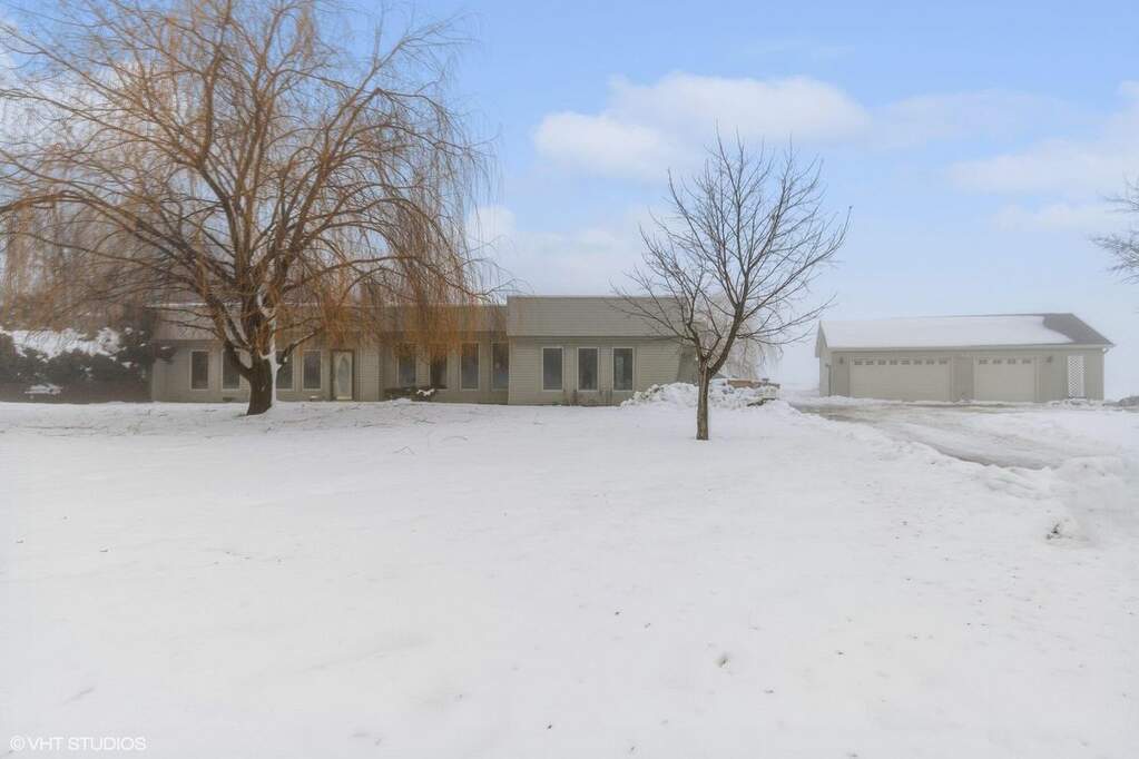 exteriod front at 21040 County Line Rd, Kansasville, WI 53139