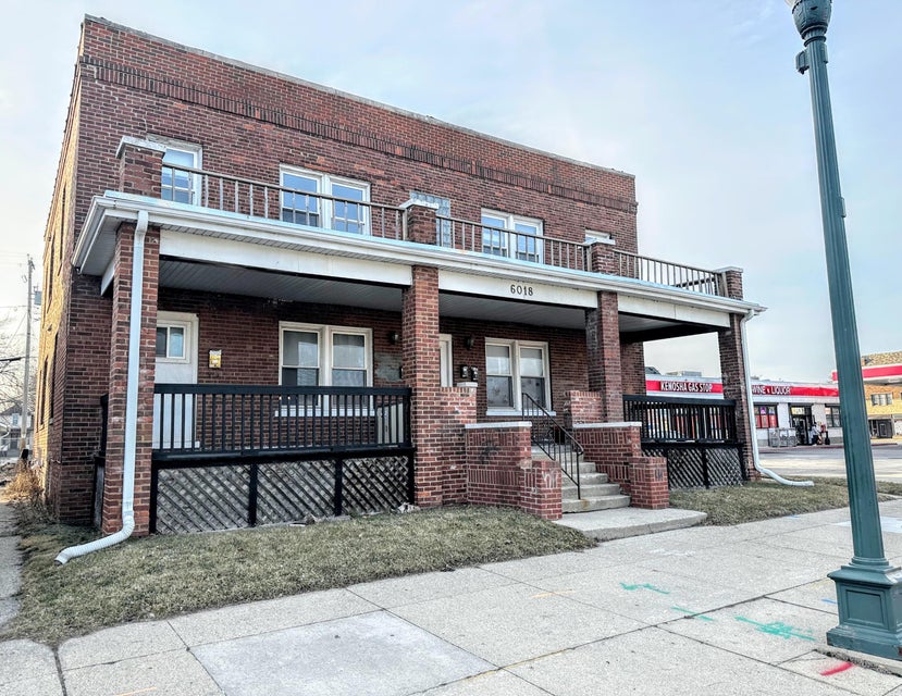 6018 22nd Ave, Kenosha, WI 53143 MLS 1865893 properties SE Wisconsin