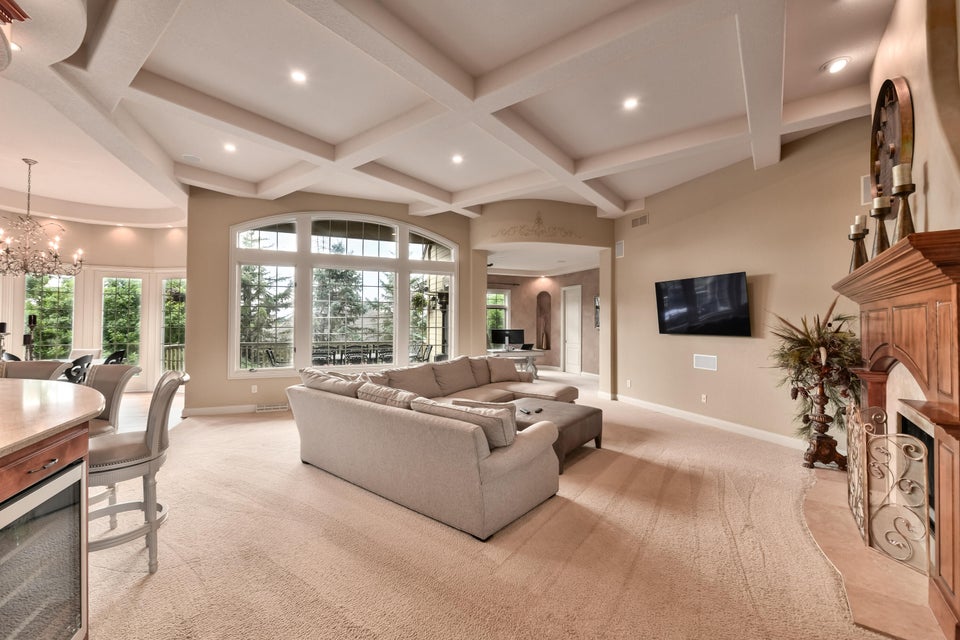 N52W21393 Taylors Woods Dr, Menomonee Falls, WI 53051 MLS 1866689