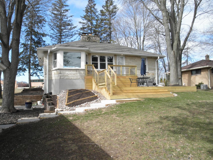 W140N7502 Lilly Rd, Menomonee Falls, WI 53051 MLS 1867189