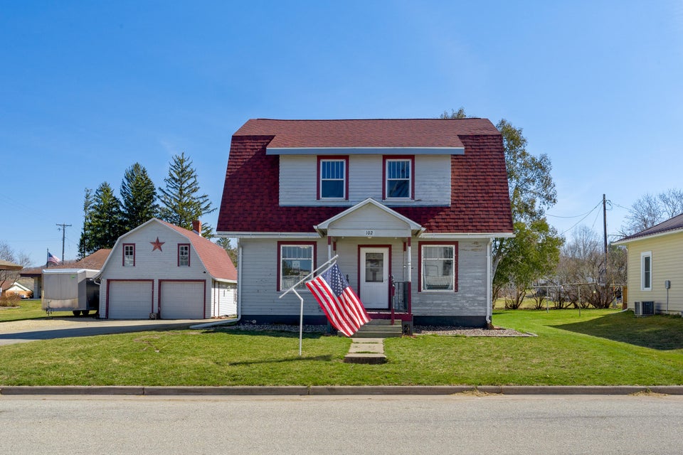 102 Babcock St, Coon Valley, WI 54623 MLS 1868578 properties La Crosse