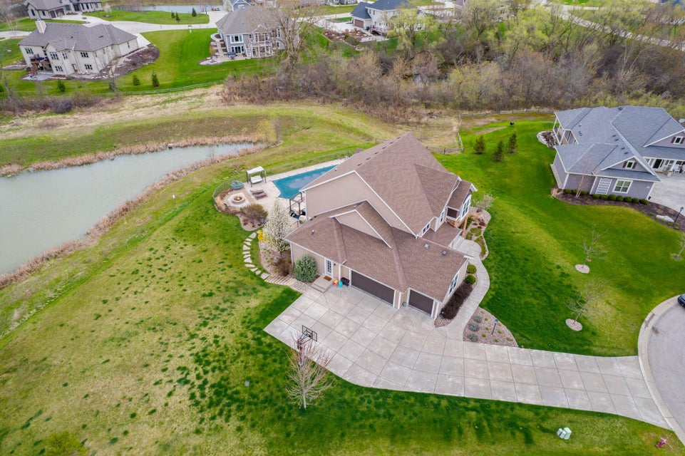 S89W13032 Bonningale Ct, Muskego, WI 53150 MLS 1870895 properties