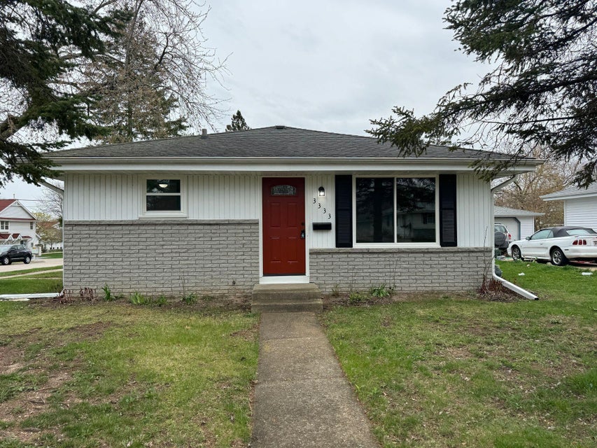 3333 E Henry Ave, Cudahy, WI 53110 MLS 1871958 properties SE Wisconsin