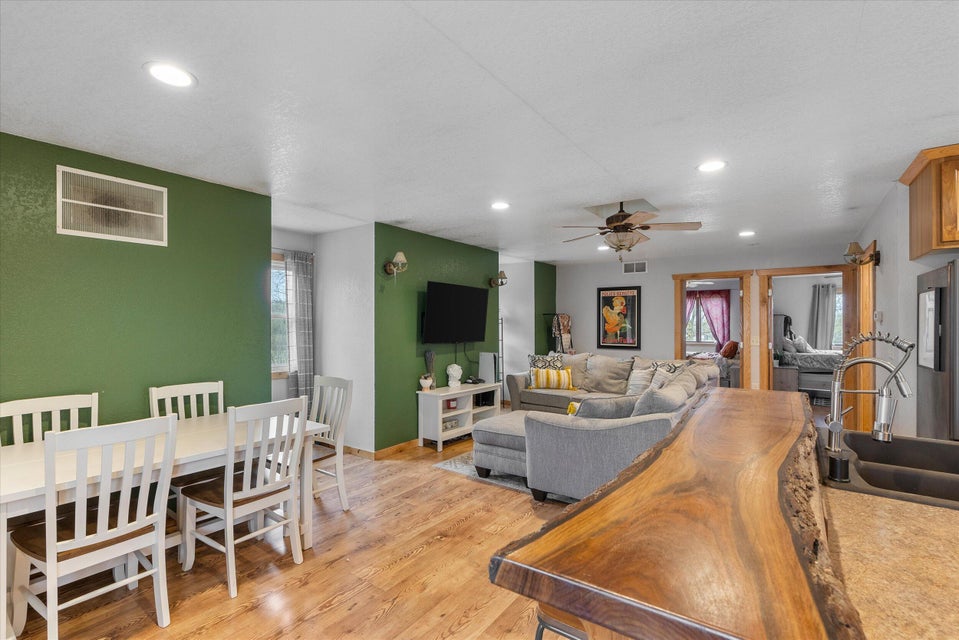 323 Main St, Horicon, WI 53032 MLS 1872080 properties SE Wisconsin