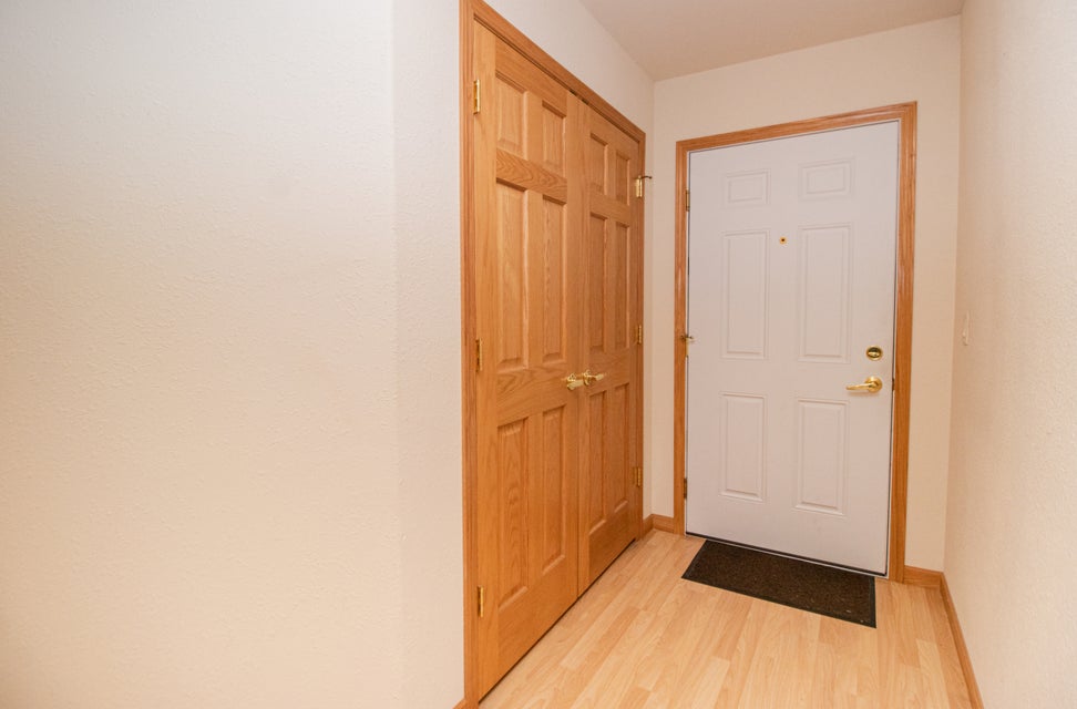 251 Oconomowoc Pkwy, Oconomowoc, WI 53066 MLS 1872198 properties