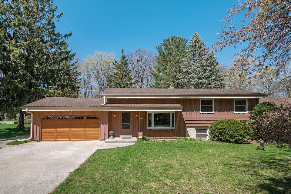 4858 Cedar Hills Dr, Slinger, WI 53086 MLS 1872753 properties SE