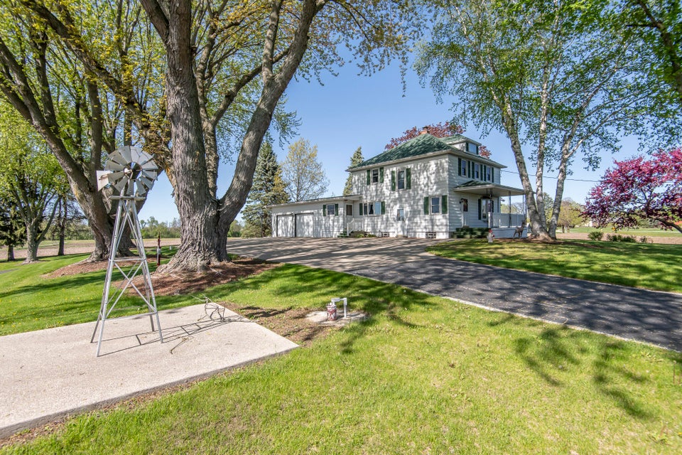 1 at W1048 Concord Center Dr, Sullivan, WI 53178