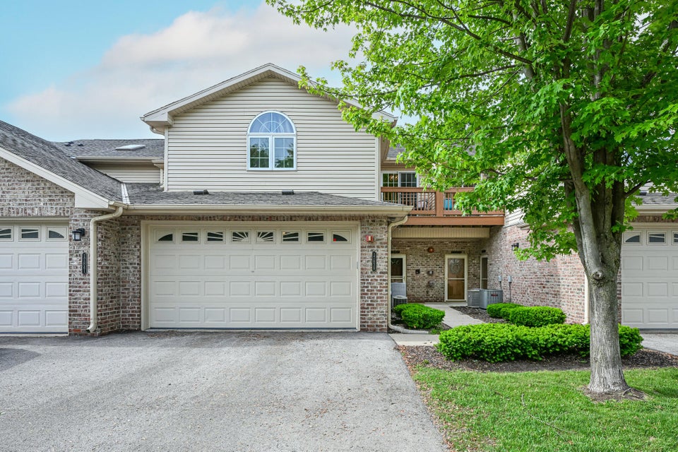 17839 W Radam Dr, New Berlin, WI 53146 MLS 1876933 properties SE