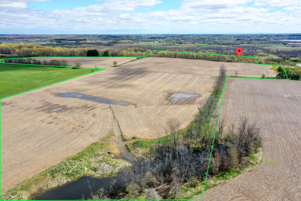 7961 Town Hall Rd, Kewaskum, WI 53040 MLS 1876987 properties SE