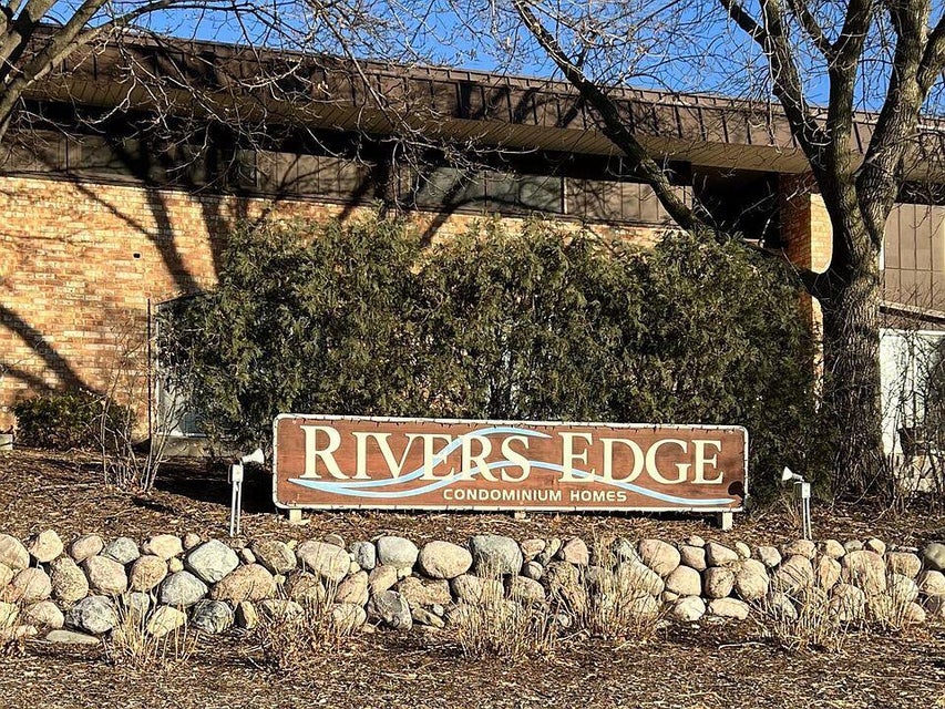 4225 W Rivers Edge Cir #4