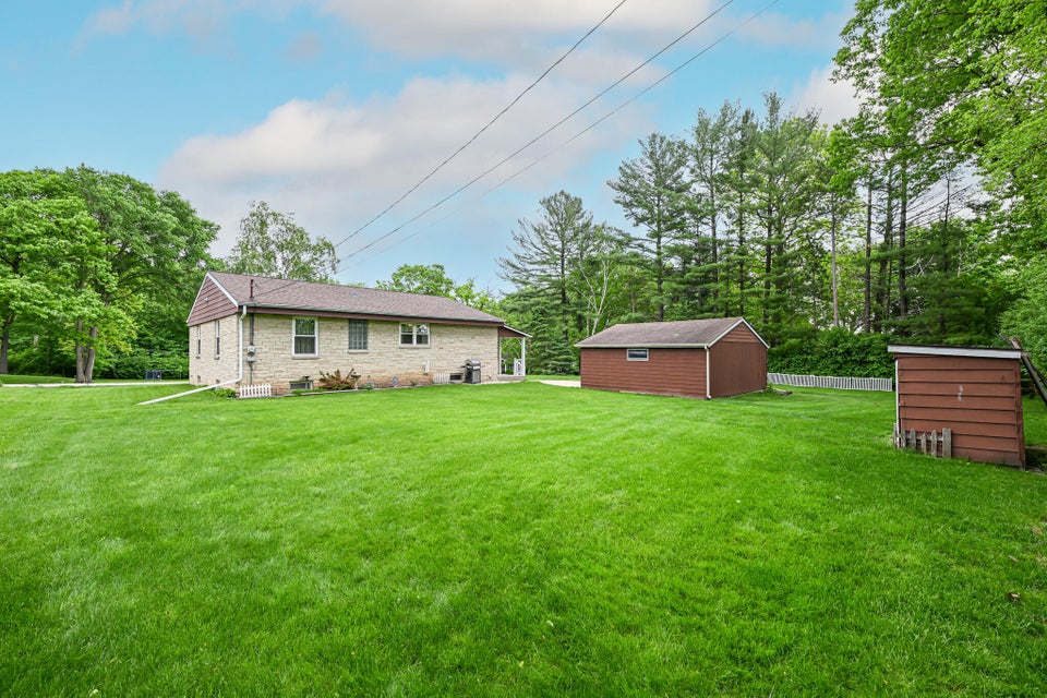 13101 W Park Ave, New Berlin, WI 53151 MLS 1877760 properties SE