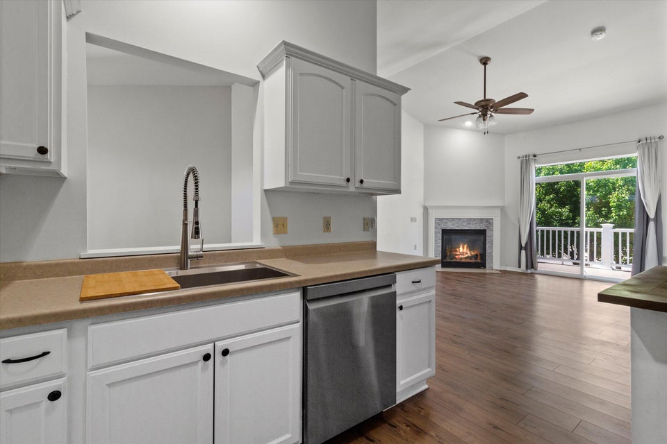 844 Ashley Ave 33, BLDG 3, Port Washington, WI 53074 MLS 1877800