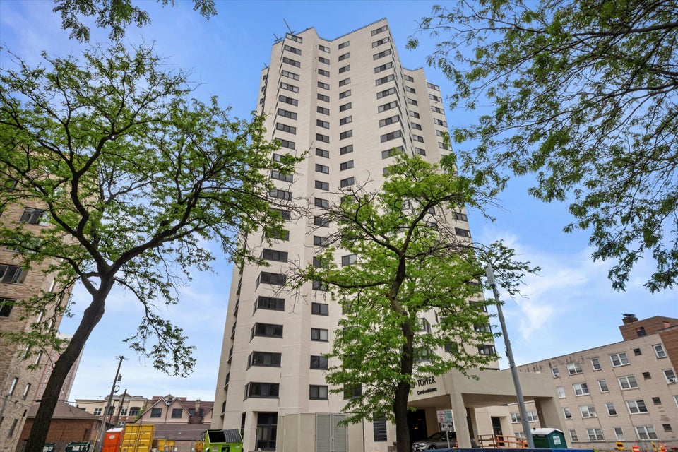 1633 N Prospect Ave 10F, Milwaukee, WI 53202 MLS 1878440