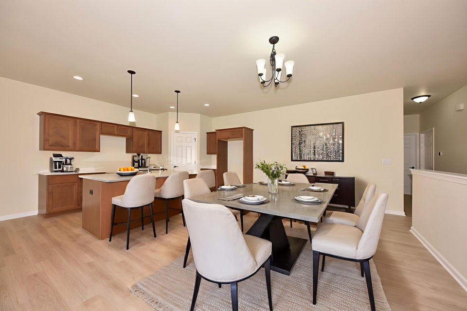 EUP_9314 - Dining Room - Modern - 2 at 615 Hunter Oaks Blvd #B, Watertown, WI 53094