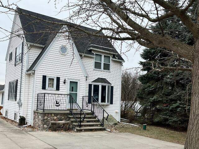 vickie listing front at N7145 Winnebago Dr, Fond Du Lac, WI 54935