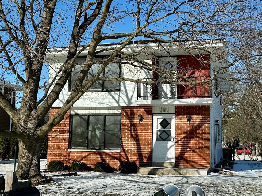 Front at N166W20804 Parkway Dr, Jackson, WI 53037