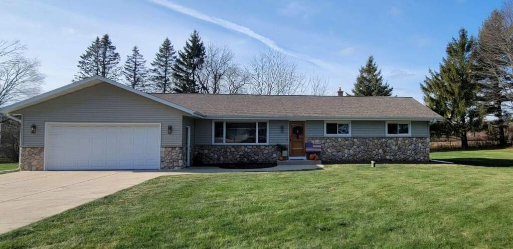 W368N5623 Indianhead Trl