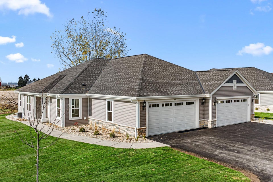 544 Hunter Oaks Blvd 01 Arts & Crafts at 544 Hunter Oaks Blvd #0601, Watertown, WI 53094