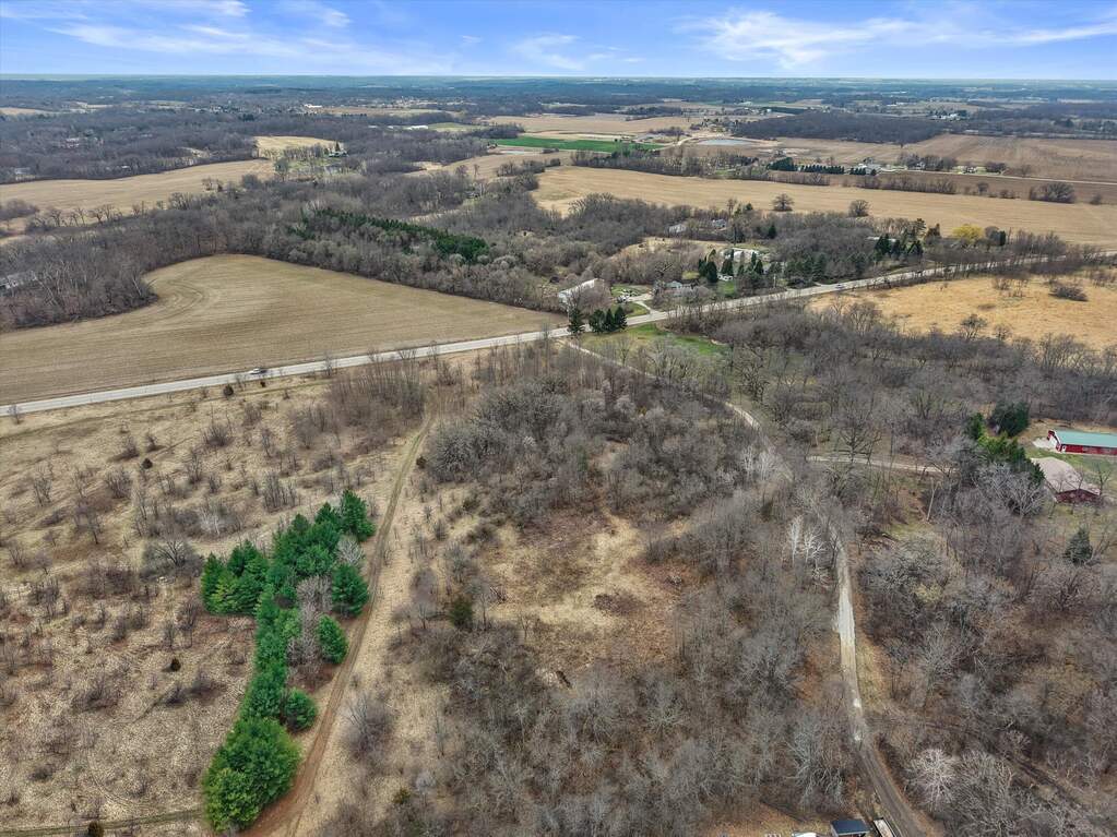 5341 Northwest Hwy, Waterford, WI 53185 - More