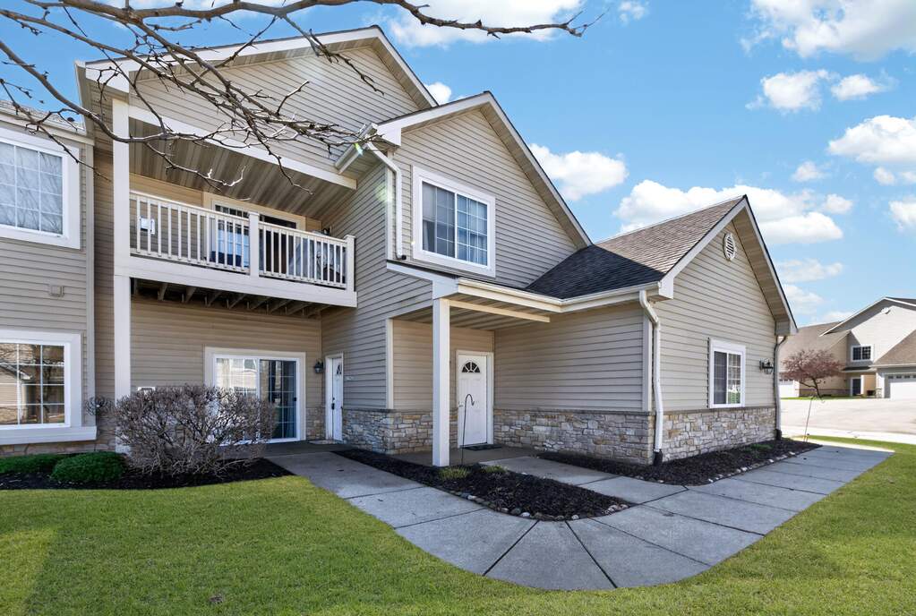 21790 N Weather Edge Cir #C, Lannon, WI 53046 | MLS# 1957643 ...