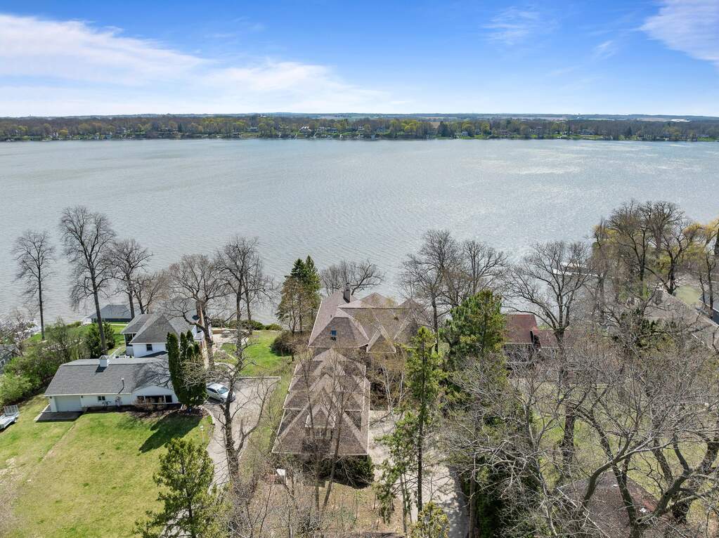 2718 Willow Point Dr, Delavan, WI 53115 - View 3