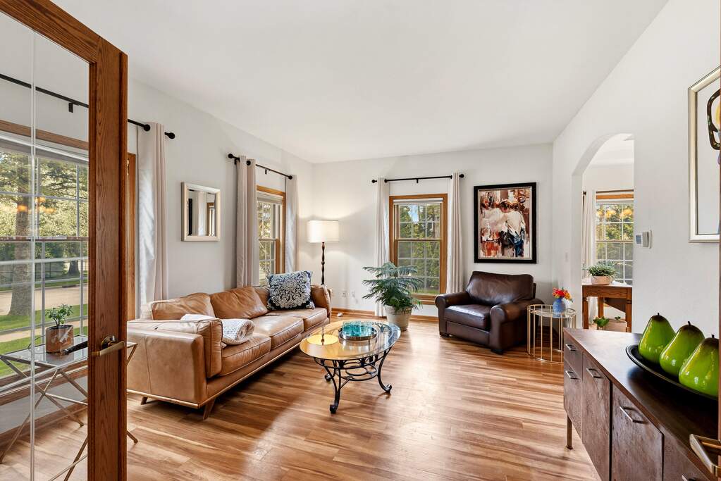 W72N509 Cider Mill Ct, Cedarburg, WI 53012 - View 2