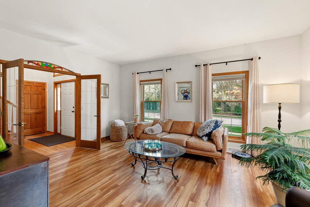 W72N509 Cider Mill Ct, Cedarburg, WI 53012 - View 6