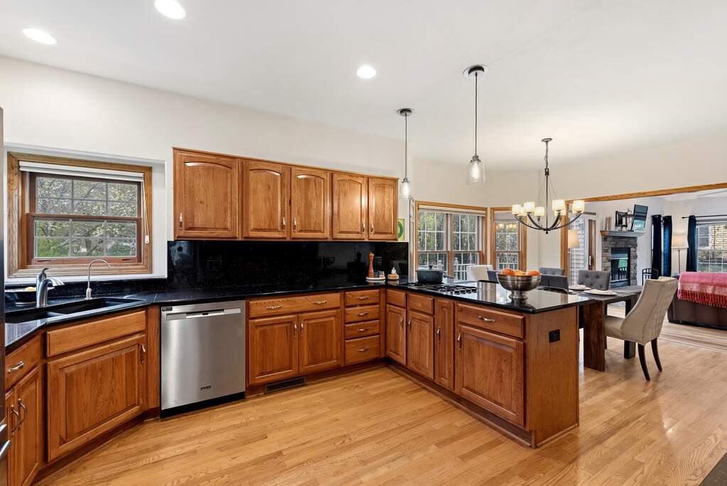 W72N509 Cider Mill Ct, Cedarburg, WI 53012 - More
