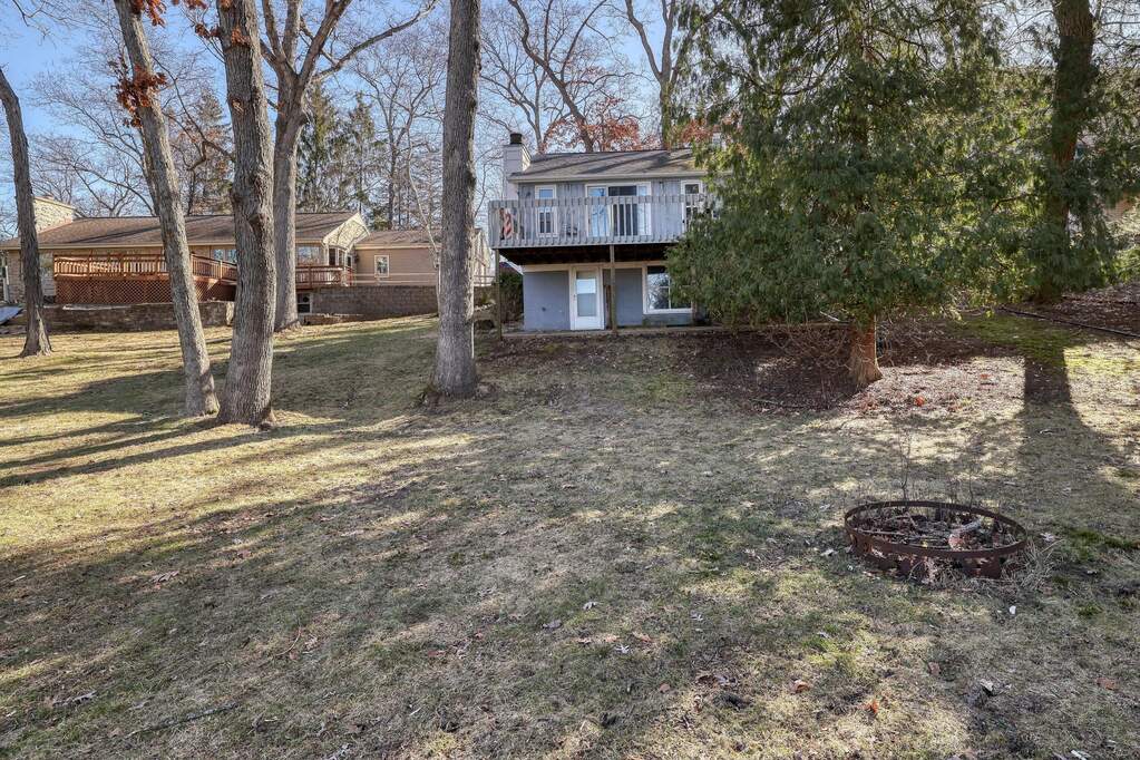 3513 Ridge Dr, Hartland, WI 53029 - View 4