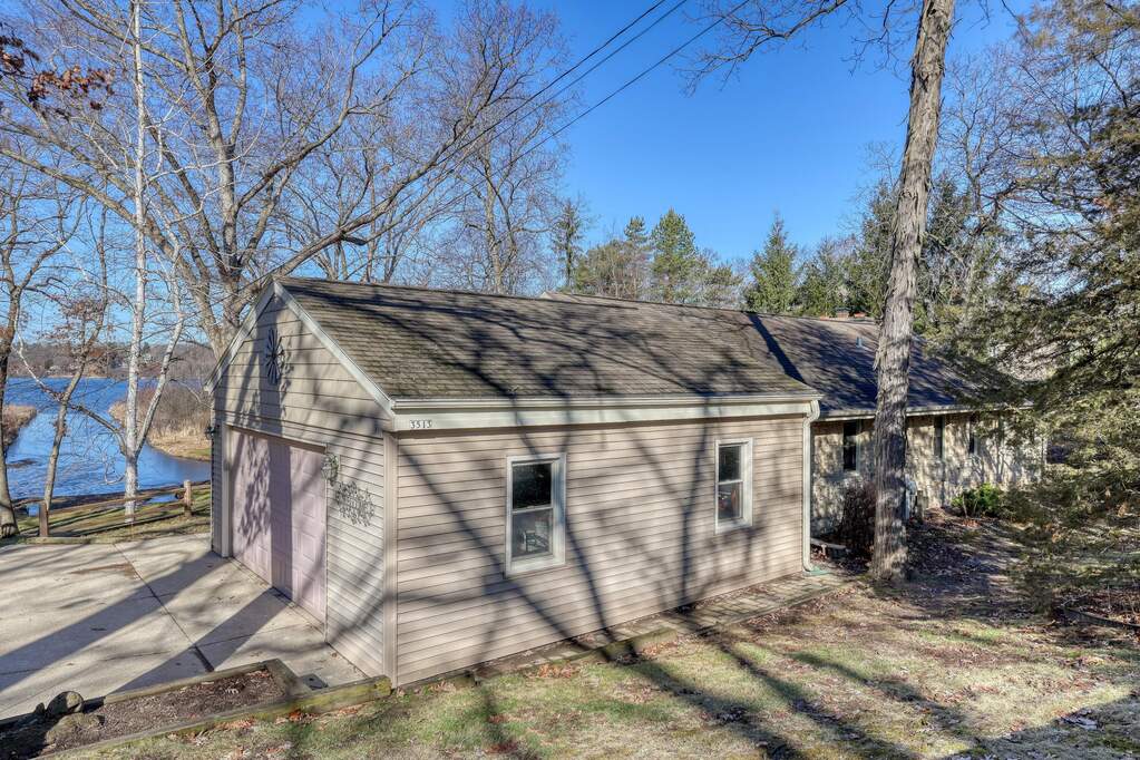 3513 Ridge Dr, Hartland, WI 53029 - View 5