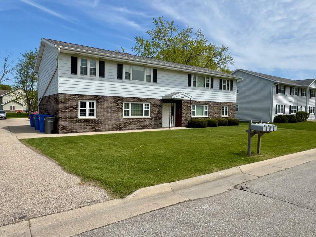 1012 Meadow St, Watertown, WI 53094, Watertown
