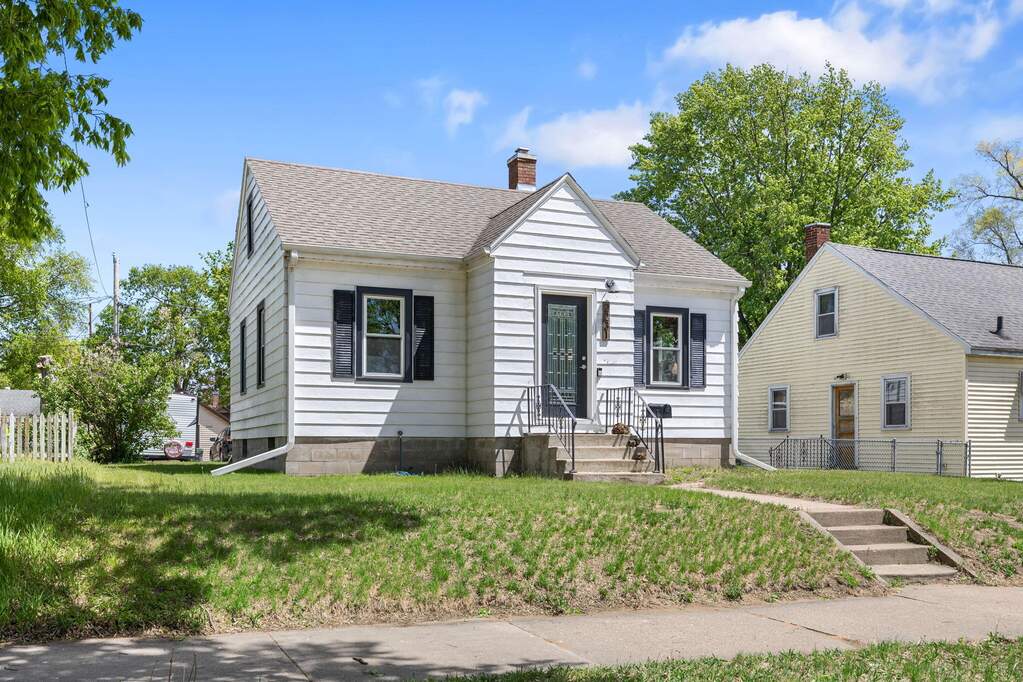 2231 14th St S, La Crosse, WI 54601 | MLS# 1962665 | @properties La Crosse