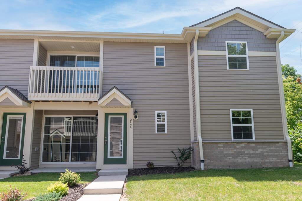 2748 Hidden Dr #73, Saint Francis, WI 53235 | MLS# 1970511