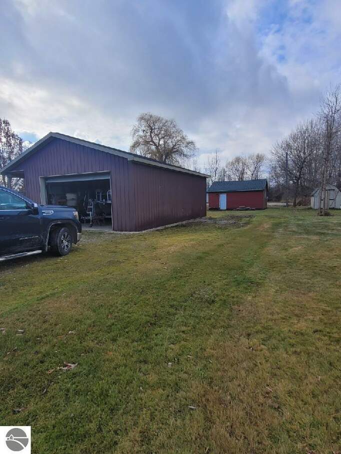 5337 Liberty, Standish, MI 48658 MLS 1918037 properties REMI