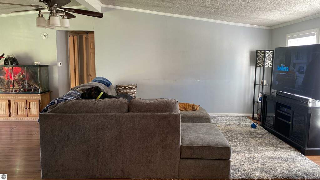 1261 Se County Line Road, Shepherd, MI 48883 MLS 1921401