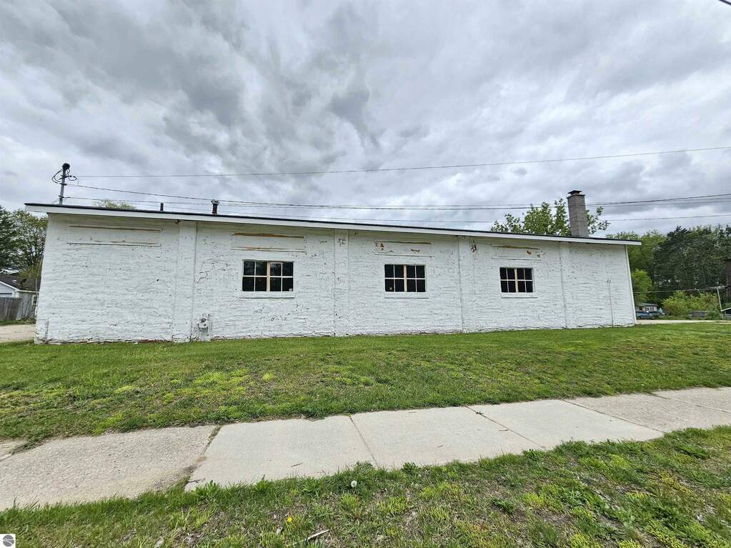 205 N Michigan Avenue, Manton, MI 49663 MLS 1922497 properties