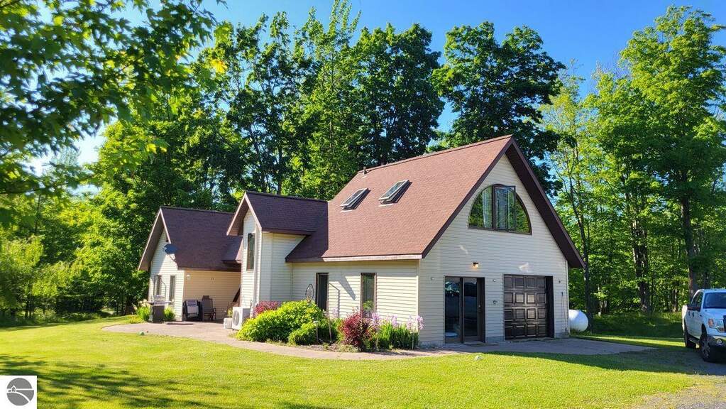 181320 N 2nd Sand Beach Road, Lanse, MI 49946 MLS 1923630