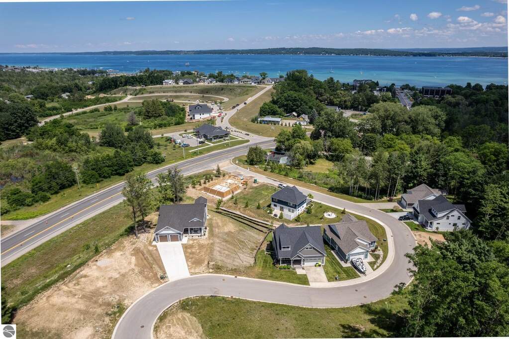 13960 S Winding Trail, Traverse City, MI 49686 - More