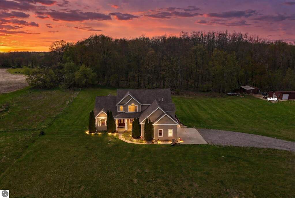 4362 S Vickeryville Road, Sheridan, MI 48884