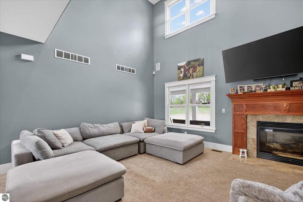 4362 S Vickeryville Road, Sheridan, MI 48884 - More