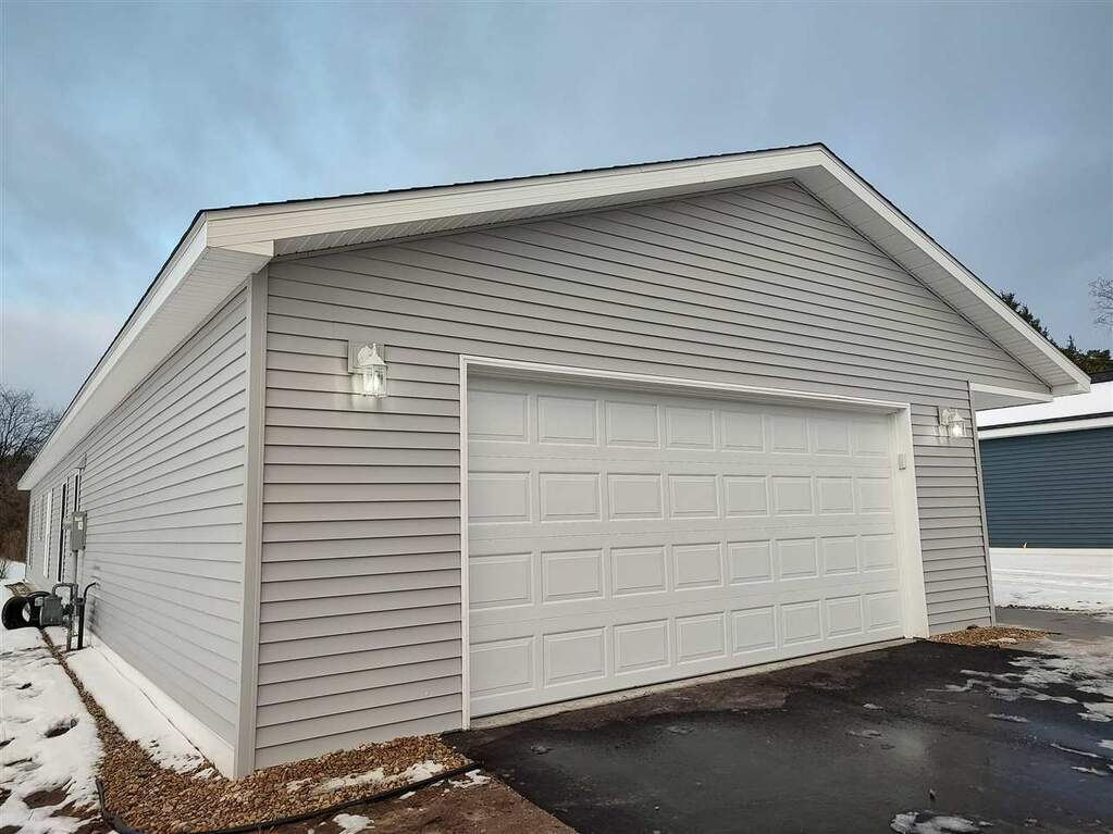 12403 Boyne City Road, Charlevoix, MI 49720 MLS 472750 properties