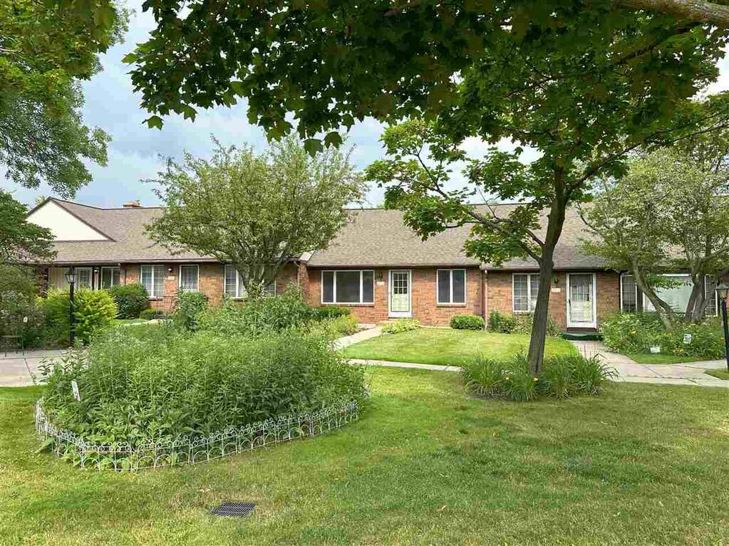 2310 Se Radcliff Village Drive, Grand Rapids, MI 49546 MLS 474287